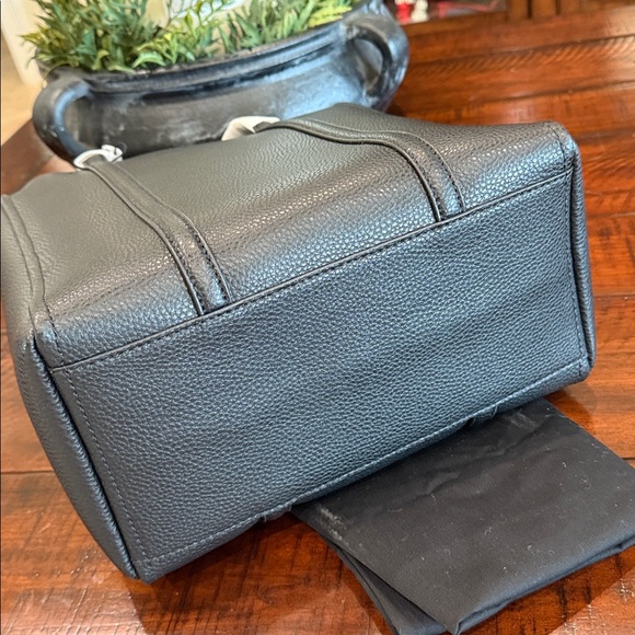 Marc Jacobs Black Tote Bag - Picture 6 of 7